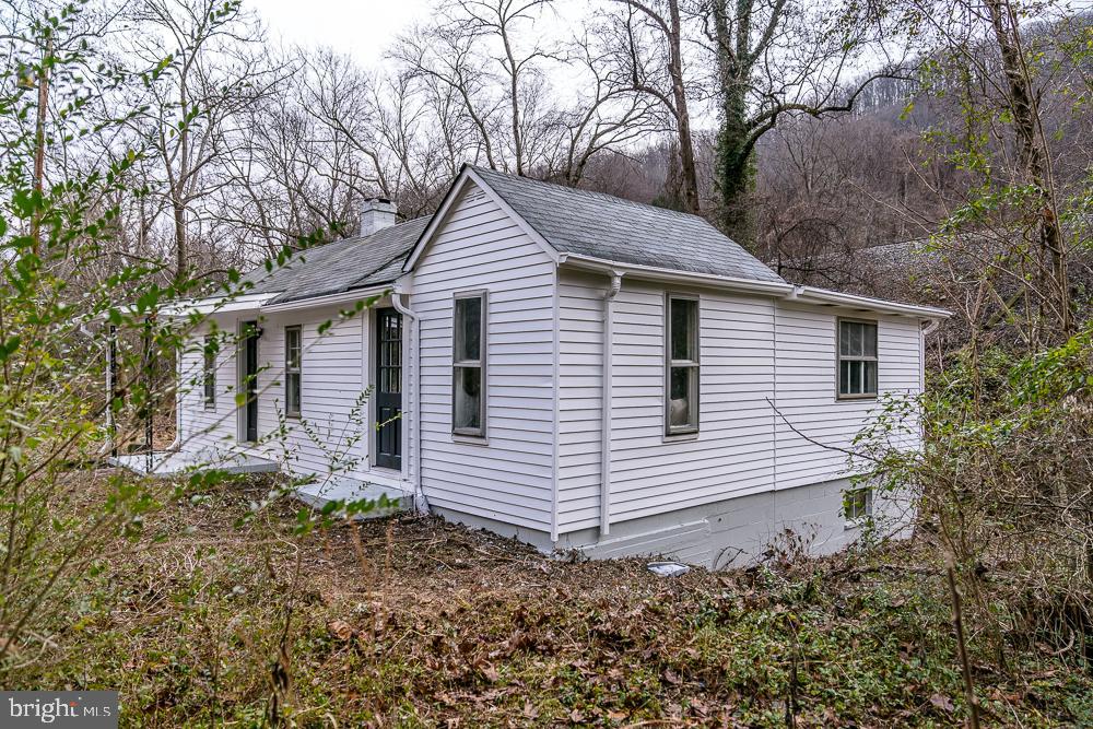 1121 MONACAN TRAIL RD, CHARLOTTESVILLE, Virginia 22903, 3 Bedrooms Bedrooms, ,1 BathroomBathrooms,Residential,For sale,1121 MONACAN TRAIL RD,VAAB2000964 MLS # VAAB2000964