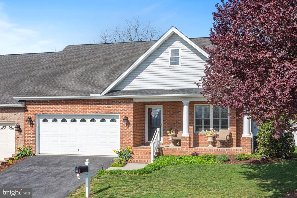 521 HICKORY GROVE CIR, HARRISONBURG, Virginia 22801, 2 Bedrooms Bedrooms, ,2 BathroomsBathrooms,Residential,For sale,521 HICKORY GROVE CIR,VAHC2000408 MLS # VAHC2000408
