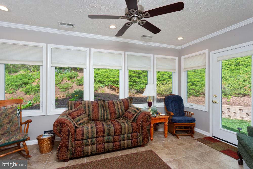 521 HICKORY GROVE CIR, HARRISONBURG, Virginia 22801, 2 Bedrooms Bedrooms, ,2 BathroomsBathrooms,Residential,For sale,521 HICKORY GROVE CIR,VAHC2000408 MLS # VAHC2000408