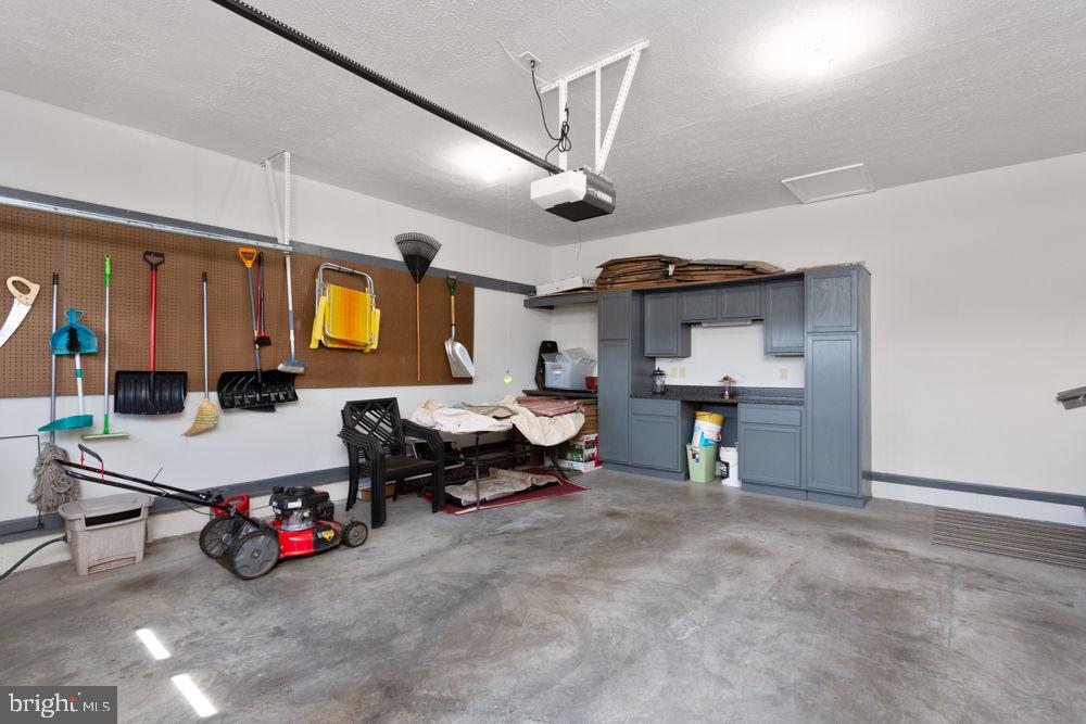 521 HICKORY GROVE CIR, HARRISONBURG, Virginia 22801, 2 Bedrooms Bedrooms, ,2 BathroomsBathrooms,Residential,For sale,521 HICKORY GROVE CIR,VAHC2000408 MLS # VAHC2000408