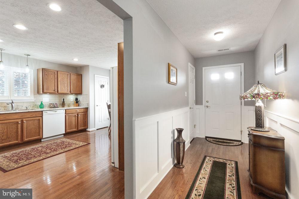 521 HICKORY GROVE CIR, HARRISONBURG, Virginia 22801, 2 Bedrooms Bedrooms, ,2 BathroomsBathrooms,Residential,For sale,521 HICKORY GROVE CIR,VAHC2000408 MLS # VAHC2000408