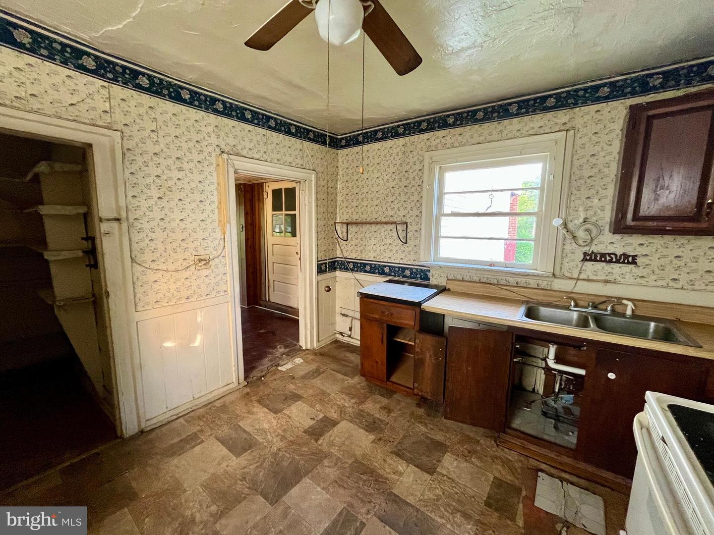 120 CHARLES ST, GORDONSVILLE, Virginia 22942, 3 Bedrooms Bedrooms, ,1 BathroomBathrooms,Residential,For sale,120 CHARLES ST,VAOR2009580 MLS # VAOR2009580