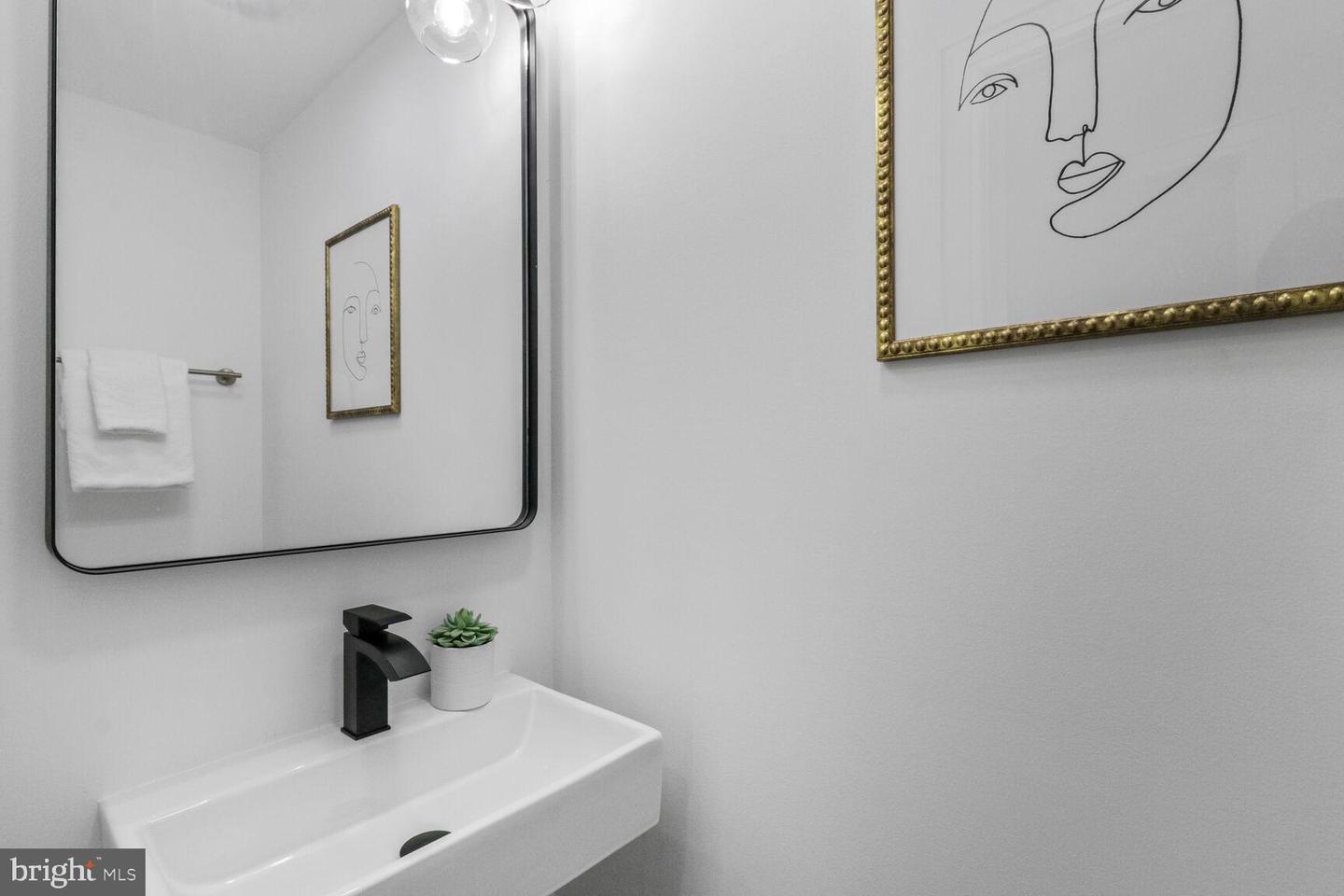 2524 41ST ST NW #UNIT 1, WASHINGTON, District Of Columbia 20007, 2 Bedrooms Bedrooms, ,2 BathroomsBathrooms,Residential,For sale,2524 41ST ST NW #UNIT 1,DCDC2198580 MLS # DCDC2198580