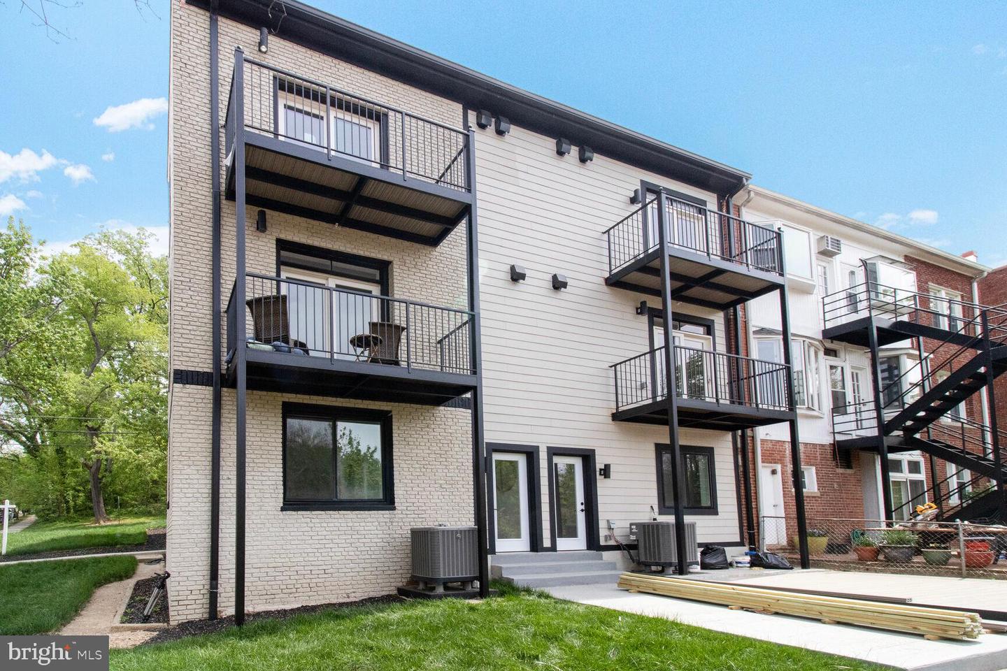 2524 41ST ST NW #UNIT 1, WASHINGTON, District Of Columbia 20007, 2 Bedrooms Bedrooms, ,2 BathroomsBathrooms,Residential,For sale,2524 41ST ST NW #UNIT 1,DCDC2198580 MLS # DCDC2198580