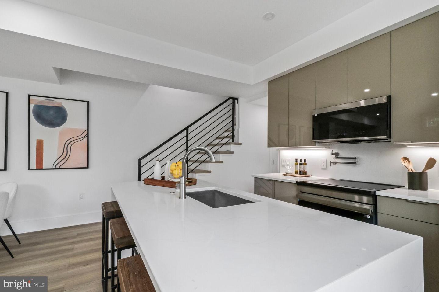 2524 41ST ST NW #UNIT 1, WASHINGTON, District Of Columbia 20007, 2 Bedrooms Bedrooms, ,2 BathroomsBathrooms,Residential,For sale,2524 41ST ST NW #UNIT 1,DCDC2198580 MLS # DCDC2198580