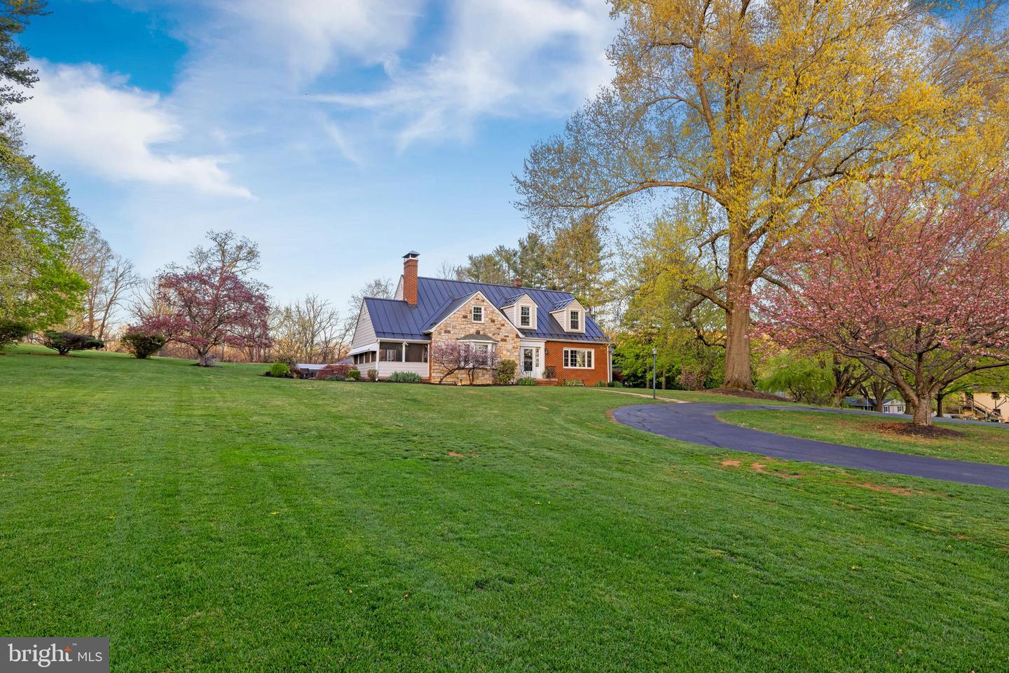 4111 SPOTSWOOD TRL, PENN LAIRD, Virginia 22846, 5 Bedrooms Bedrooms, ,3 BathroomsBathrooms,Residential,For sale,4111 SPOTSWOOD TRL,VARO2002262 MLS # VARO2002262