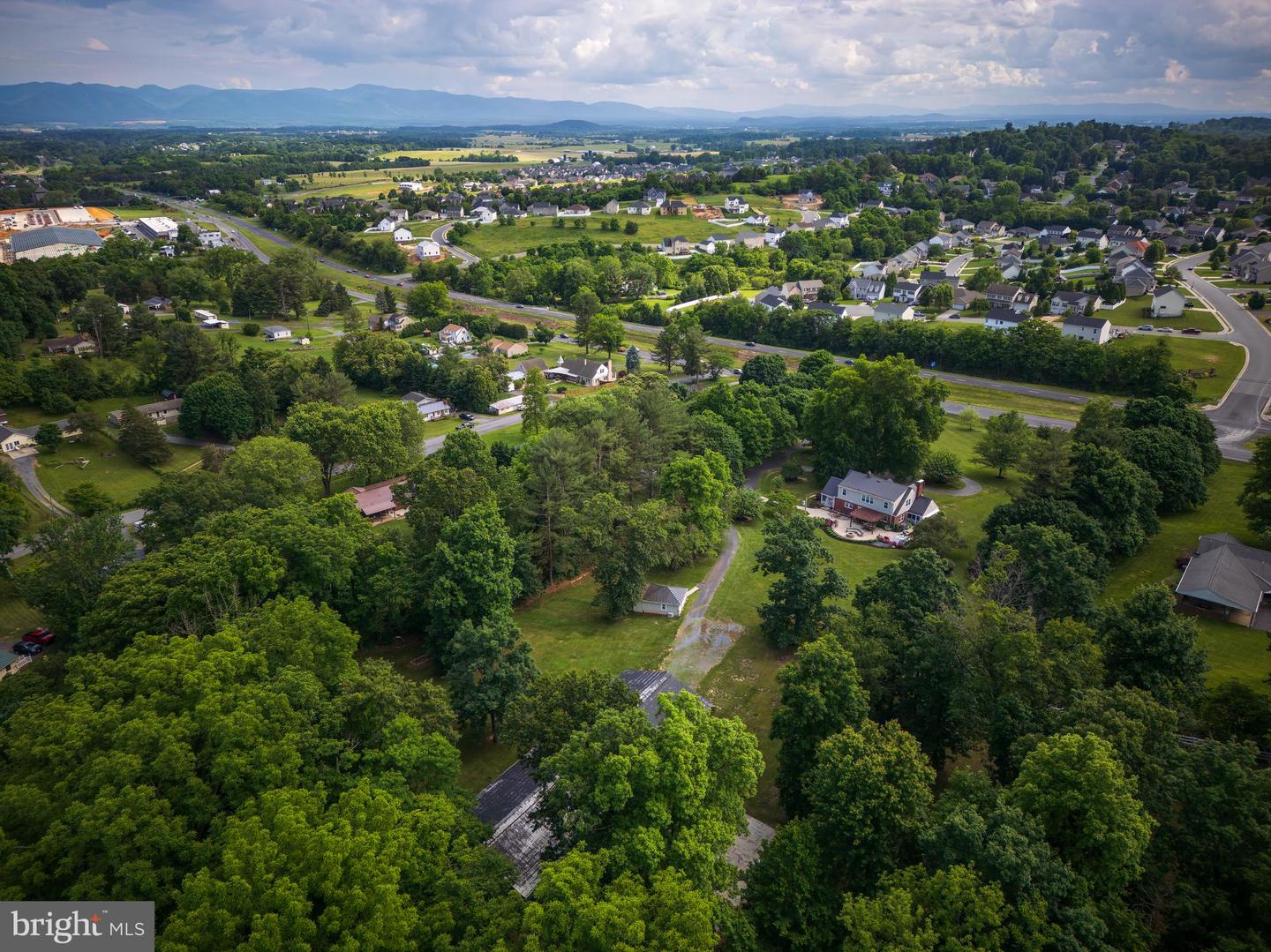 4111 SPOTSWOOD TRL, PENN LAIRD, Virginia 22846, 5 Bedrooms Bedrooms, ,3 BathroomsBathrooms,Residential,For sale,4111 SPOTSWOOD TRL,VARO2002262 MLS # VARO2002262