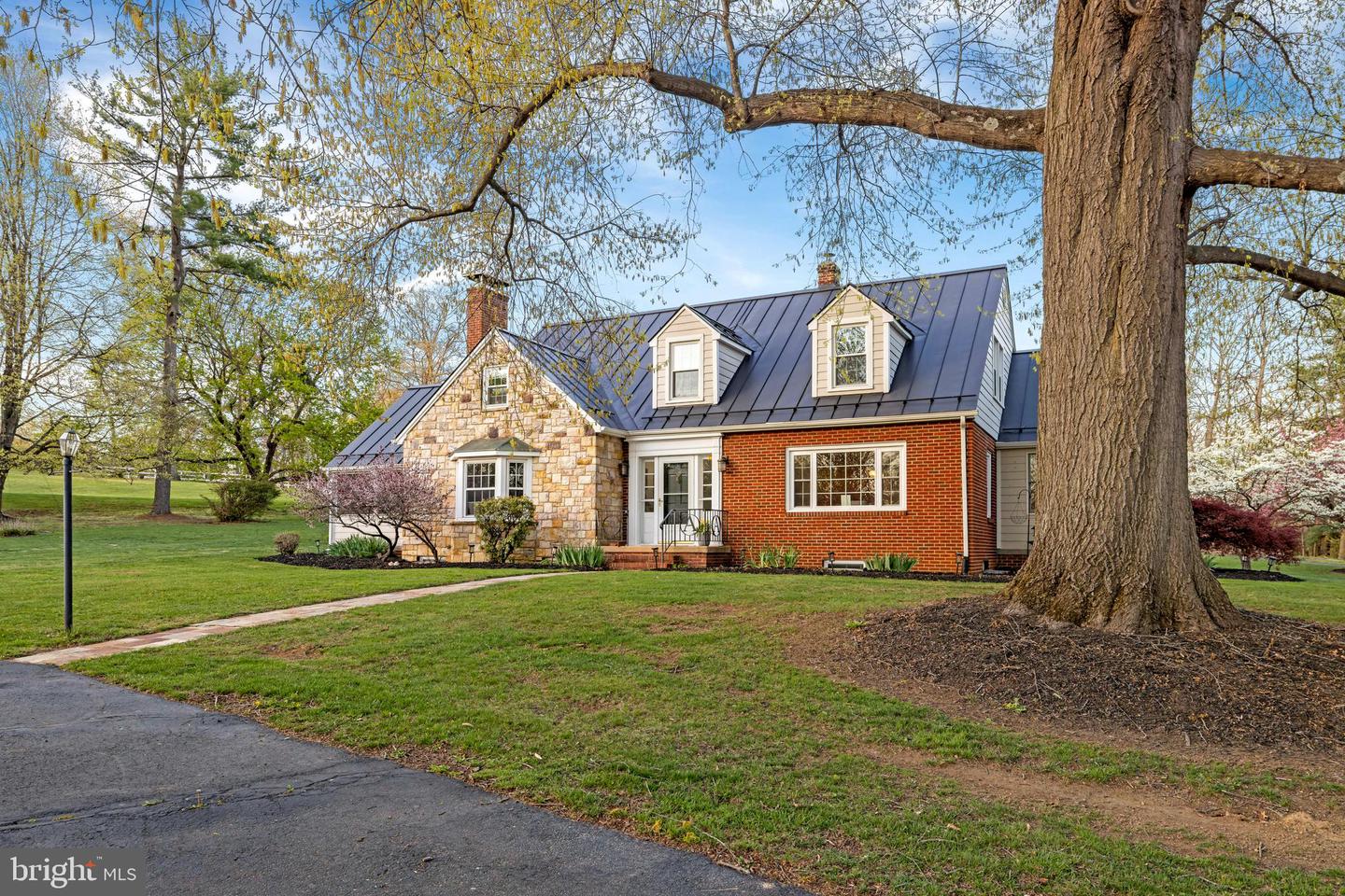 4111 SPOTSWOOD TRL, PENN LAIRD, Virginia 22846, 5 Bedrooms Bedrooms, ,3 BathroomsBathrooms,Residential,For sale,4111 SPOTSWOOD TRL,VARO2002262 MLS # VARO2002262