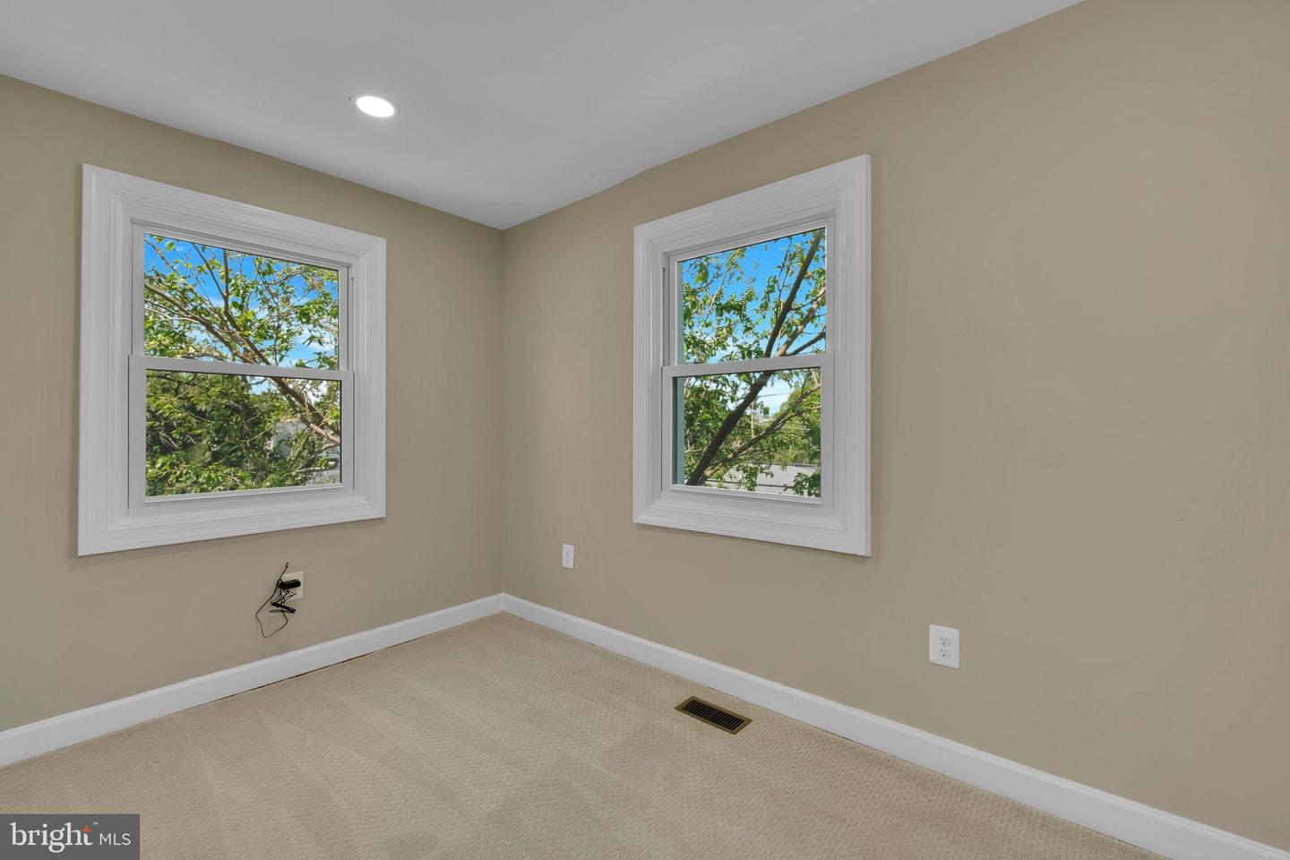 338 53RD ST NE, WASHINGTON, District Of Columbia 20019, 3 Bedrooms Bedrooms, ,2 BathroomsBathrooms,Residential,For sale,338 53RD ST NE,DCDC2198602 MLS # DCDC2198602
