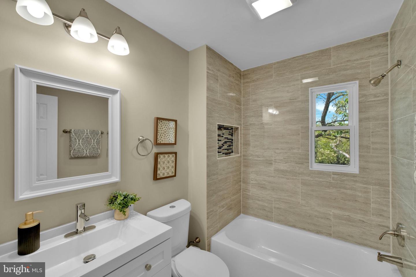 338 53RD ST NE, WASHINGTON, District Of Columbia 20019, 3 Bedrooms Bedrooms, ,2 BathroomsBathrooms,Residential,For sale,338 53RD ST NE,DCDC2198602 MLS # DCDC2198602