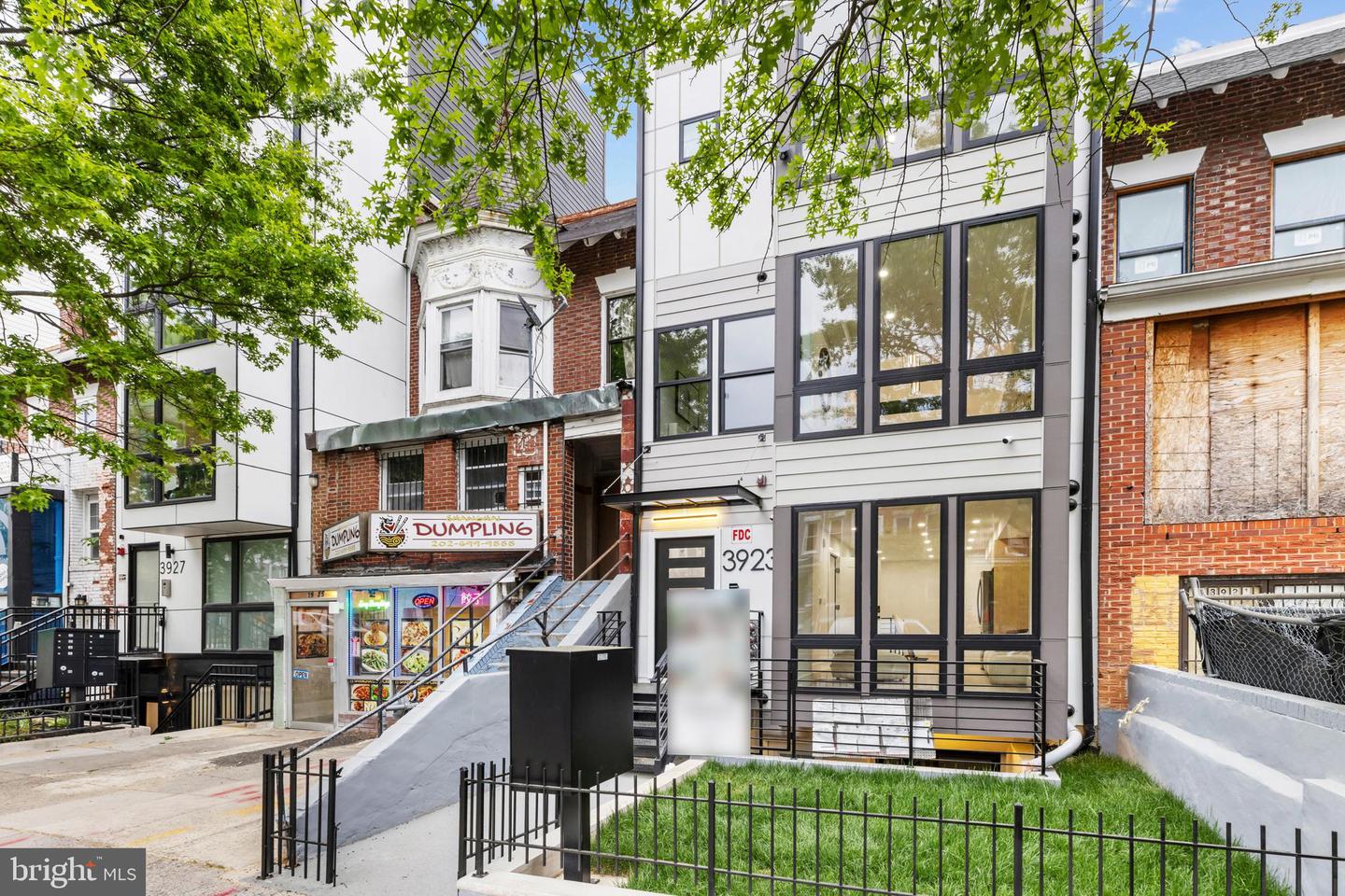 3923 14TH ST NW #3, WASHINGTON, District Of Columbia 20011, 1 Bedroom Bedrooms, ,1 BathroomBathrooms,Residential,For sale,3923 14TH ST NW #3,DCDC2198672 MLS # DCDC2198672