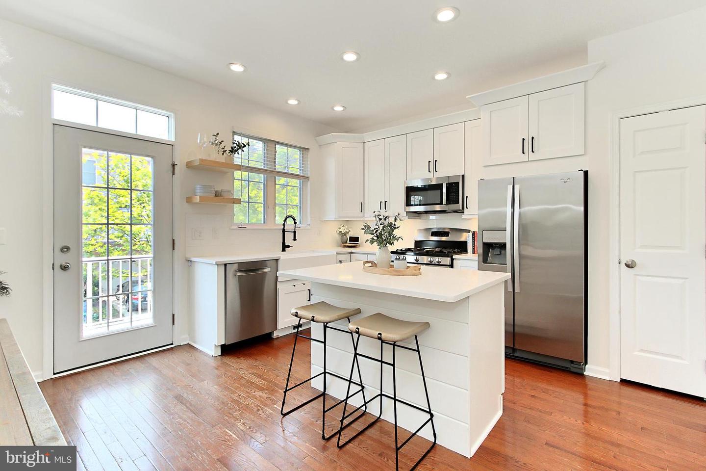 25112 NEPTUNE TER, CHANTILLY, Virginia 20152, 3 Bedrooms Bedrooms, ,3 BathroomsBathrooms,Residential,For sale,25112 NEPTUNE TER,VALO2095402 MLS # VALO2095402