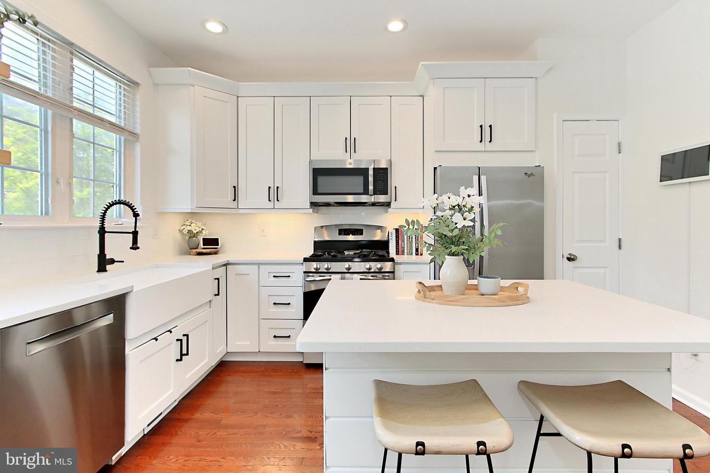 25112 NEPTUNE TER, CHANTILLY, Virginia 20152, 3 Bedrooms Bedrooms, ,3 BathroomsBathrooms,Residential,For sale,25112 NEPTUNE TER,VALO2095402 MLS # VALO2095402
