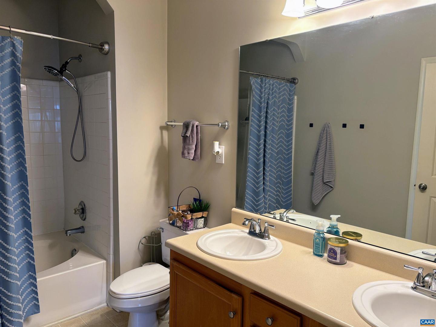 280 RIVERBEND DR #4C, CHARLOTTESVILLE, Virginia 22911, 1 Bedroom Bedrooms, ,1 BathroomBathrooms,Residential,For sale,280 RIVERBEND DR #4C,663993 MLS # 663993