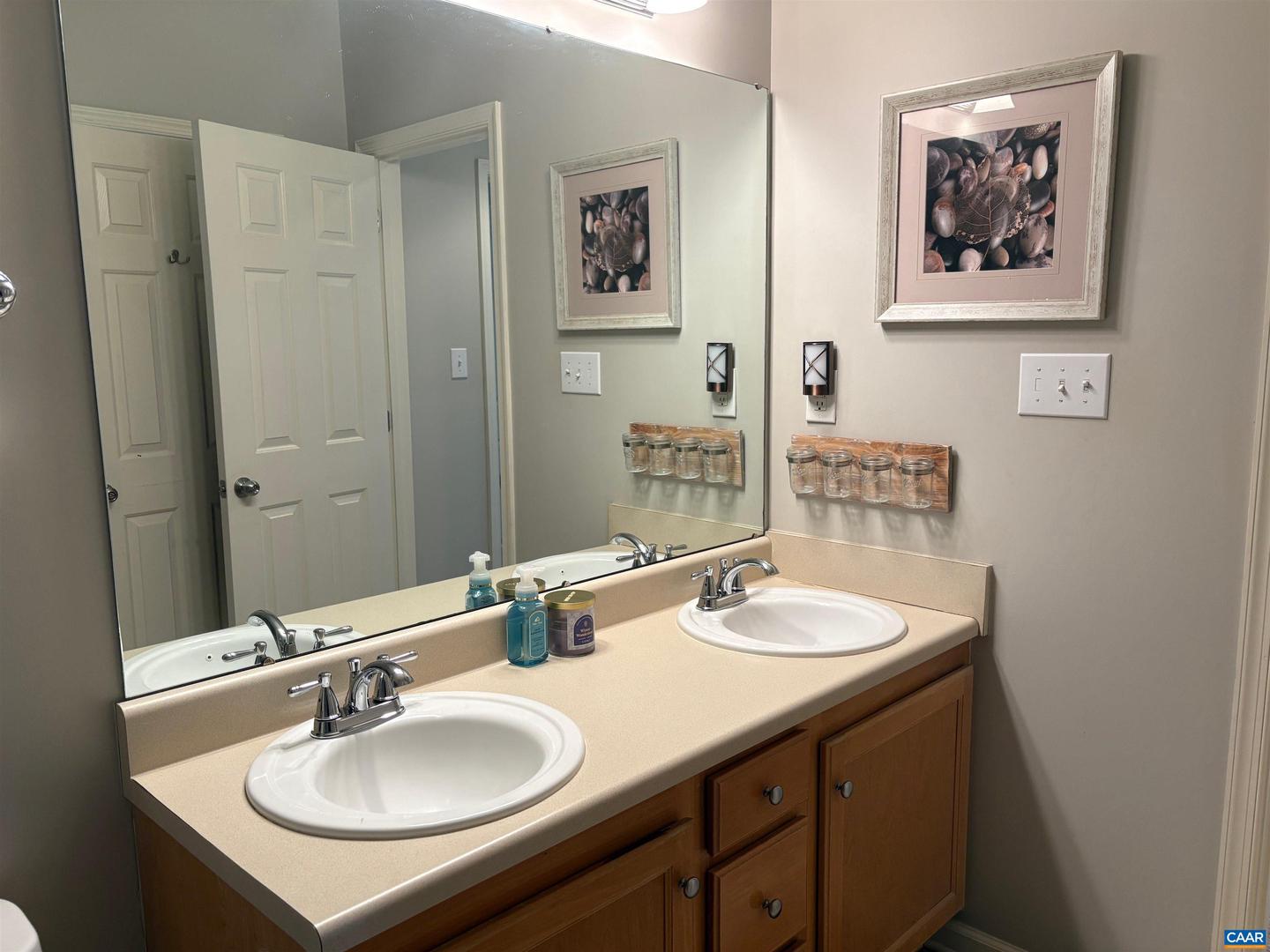 280 RIVERBEND DR #4C, CHARLOTTESVILLE, Virginia 22911, 1 Bedroom Bedrooms, ,1 BathroomBathrooms,Residential,For sale,280 RIVERBEND DR #4C,663993 MLS # 663993