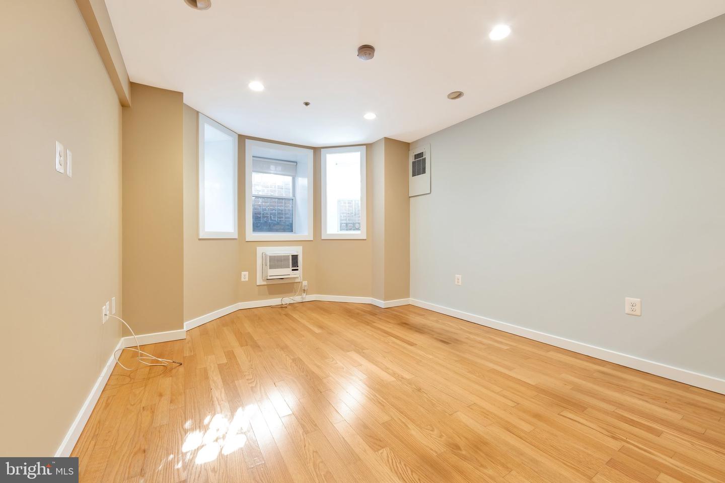 1415 CHAPIN ST NW #LL1, WASHINGTON, District Of Columbia 20009, 1 Bedroom Bedrooms, ,1 BathroomBathrooms,Residential,For sale,1415 CHAPIN ST NW #LL1,DCDC2167046 MLS # DCDC2167046