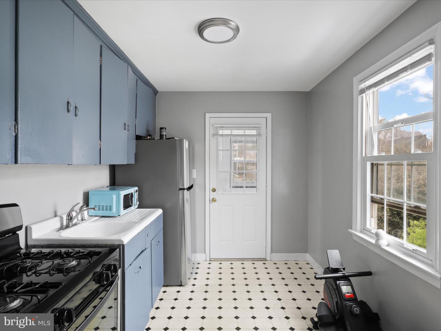 1804 N CULPEPER ST, ARLINGTON, Virginia 22207, 2 Bedrooms Bedrooms, ,1 BathroomBathrooms,Residential,For sale,1804 N CULPEPER ST,VAAR2054018 MLS # VAAR2054018