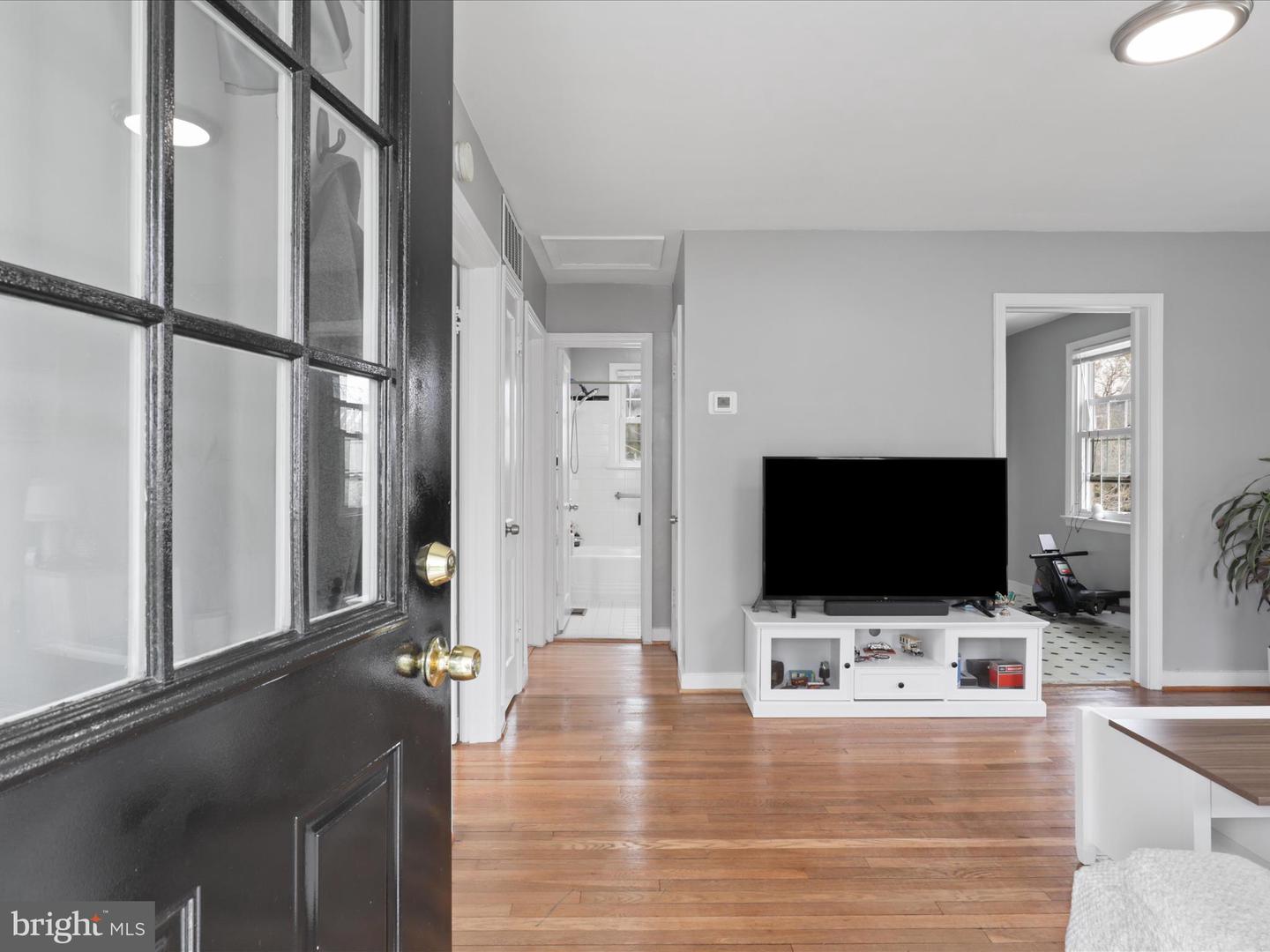 1804 N CULPEPER ST, ARLINGTON, Virginia 22207, 2 Bedrooms Bedrooms, ,1 BathroomBathrooms,Residential,For sale,1804 N CULPEPER ST,VAAR2054018 MLS # VAAR2054018