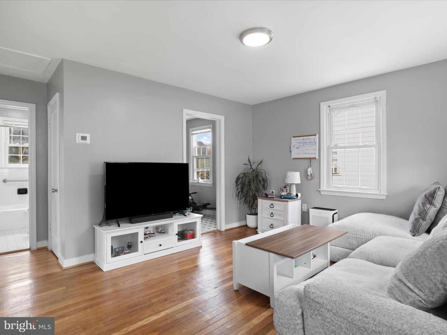 1804 N CULPEPER ST, ARLINGTON, Virginia 22207, 2 Bedrooms Bedrooms, ,1 BathroomBathrooms,Residential,For sale,1804 N CULPEPER ST,VAAR2054018 MLS # VAAR2054018