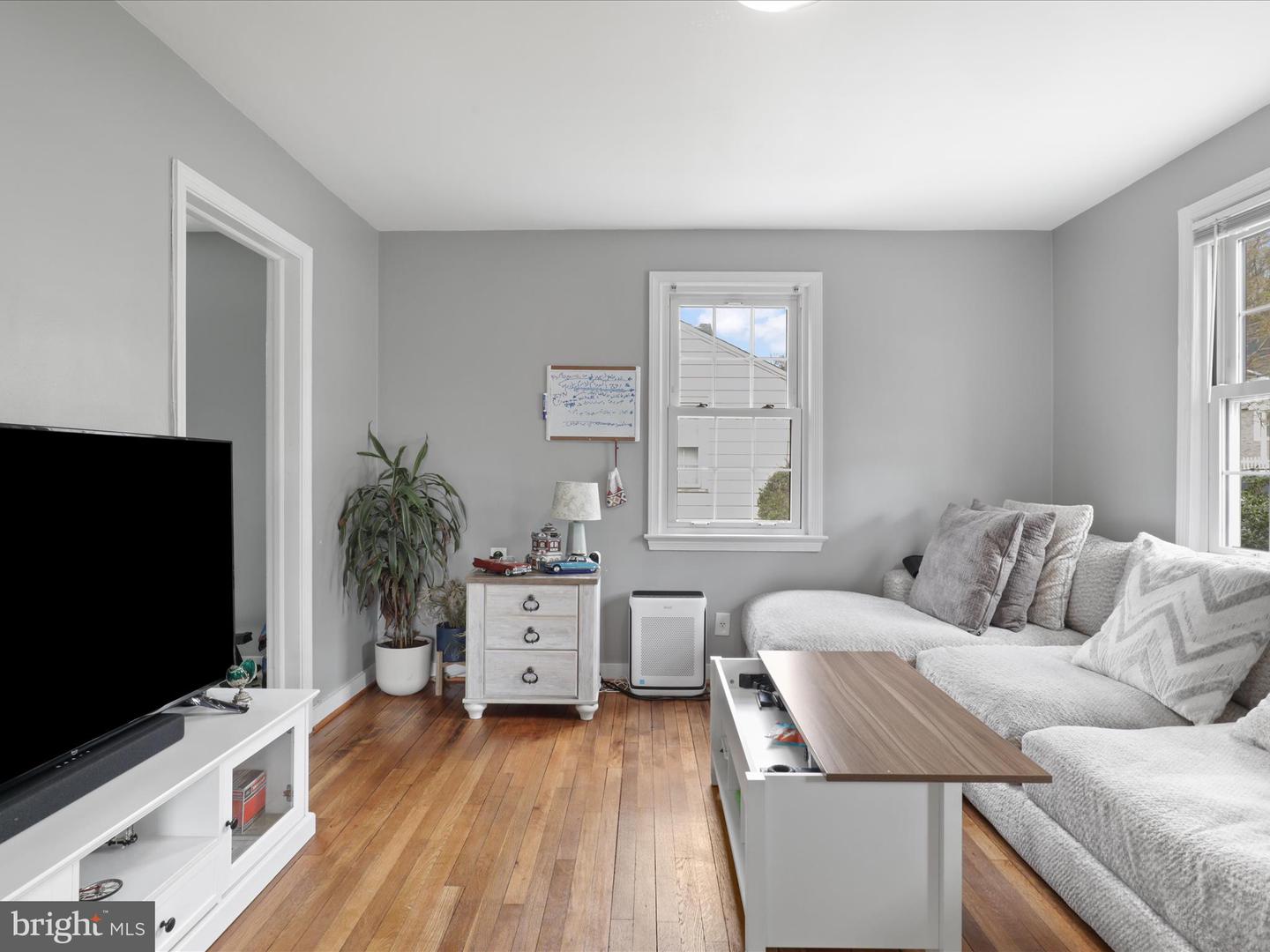 1804 N CULPEPER ST, ARLINGTON, Virginia 22207, 2 Bedrooms Bedrooms, ,1 BathroomBathrooms,Residential,For sale,1804 N CULPEPER ST,VAAR2054018 MLS # VAAR2054018