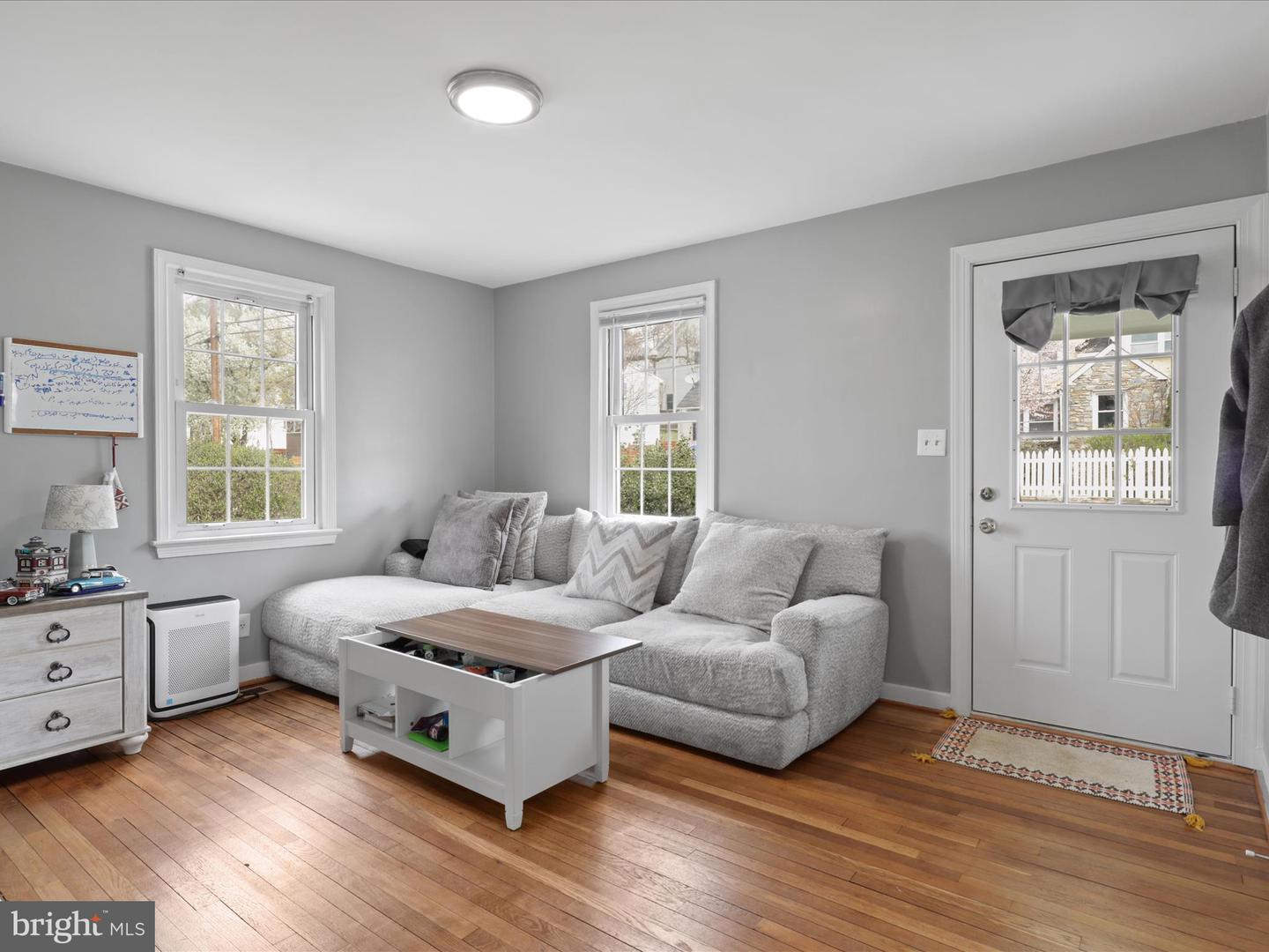 1804 N CULPEPER ST, ARLINGTON, Virginia 22207, 2 Bedrooms Bedrooms, ,1 BathroomBathrooms,Residential,For sale,1804 N CULPEPER ST,VAAR2054018 MLS # VAAR2054018
