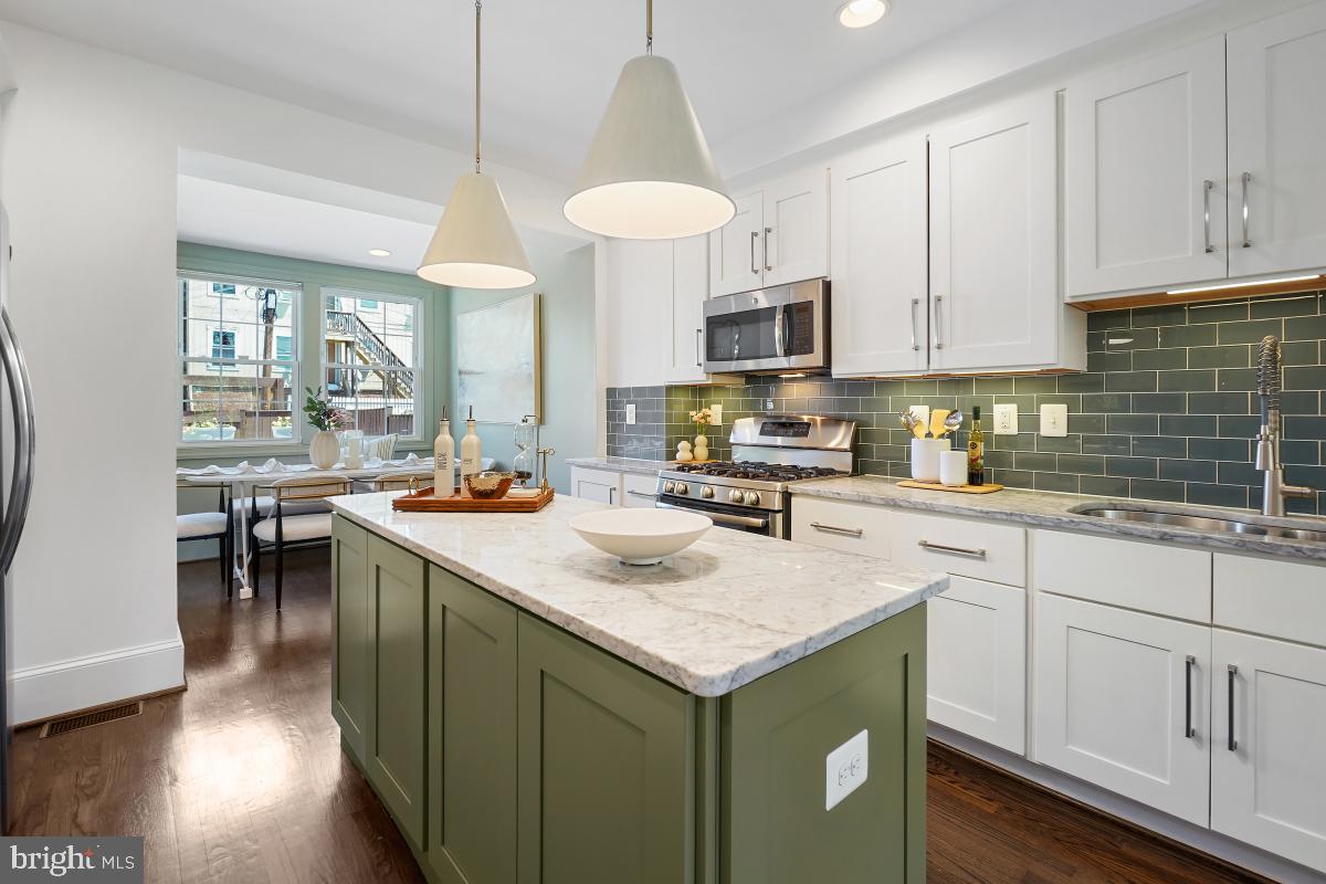 4723 4TH ST NW, WASHINGTON, District Of Columbia 20011, 3 Bedrooms Bedrooms, ,3 BathroomsBathrooms,Residential,For sale,4723 4TH ST NW,DCDC2189522 MLS # DCDC2189522