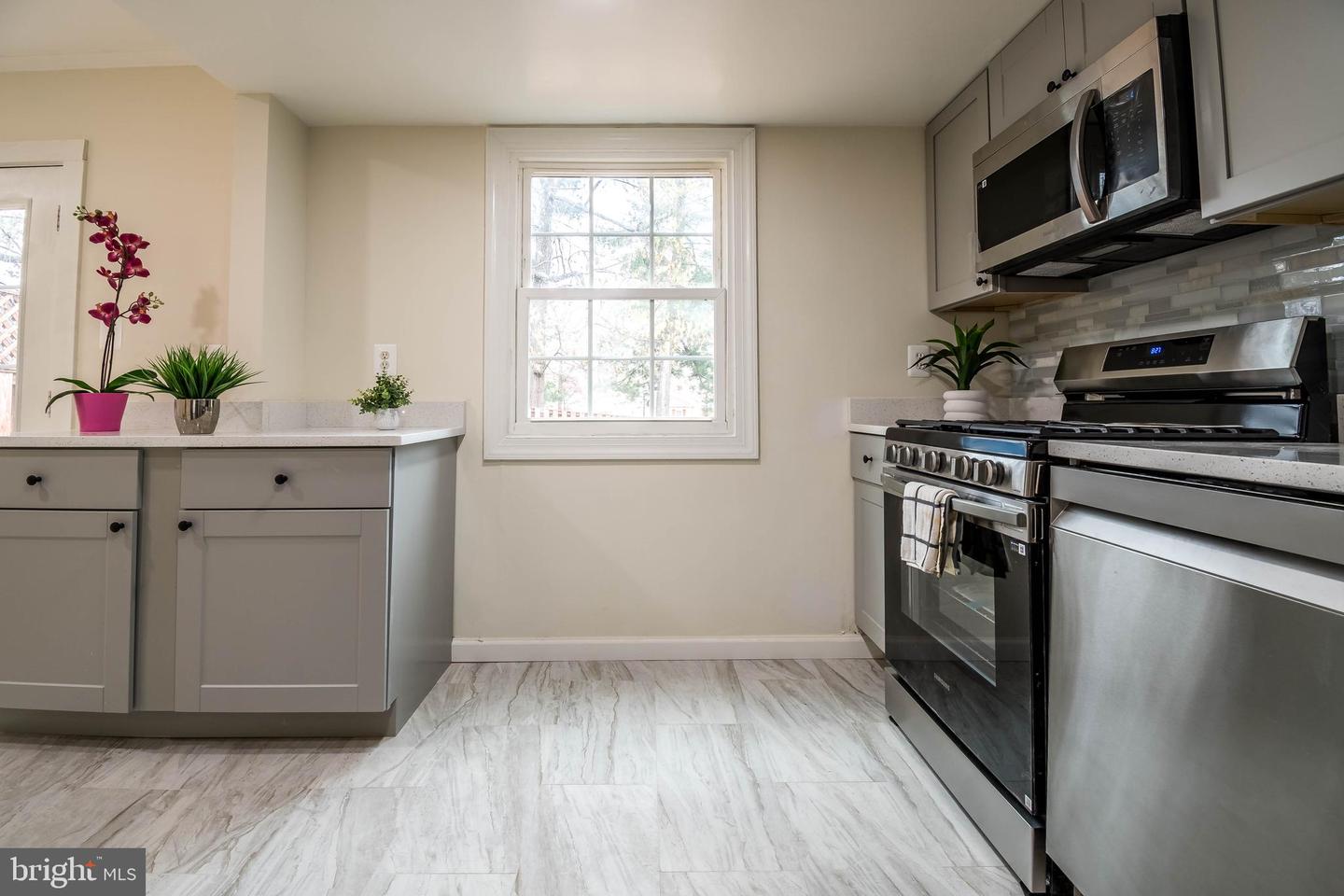 7530 QUAIL RUN LN, MANASSAS, Virginia 20109, 3 Bedrooms Bedrooms, ,2 BathroomsBathrooms,Residential,For sale,7530 QUAIL RUN LN,VAPW2090176 MLS # VAPW2090176