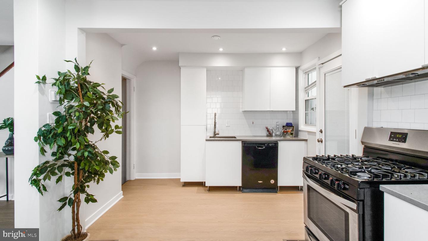 3411 24TH STREET SE, WASHINGTON, District Of Columbia 20020, 2 Bedrooms Bedrooms, ,1 BathroomBathrooms,Residential,For sale,3411 24TH STREET SE,DCDC2191566 MLS # DCDC2191566