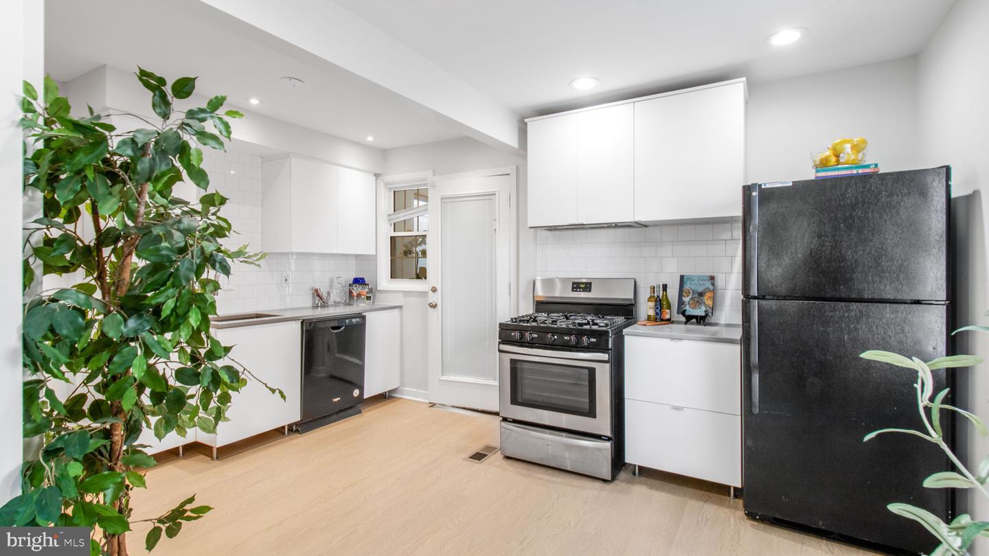 3411 24TH STREET SE, WASHINGTON, District Of Columbia 20020, 2 Bedrooms Bedrooms, ,1 BathroomBathrooms,Residential,For sale,3411 24TH STREET SE,DCDC2191566 MLS # DCDC2191566