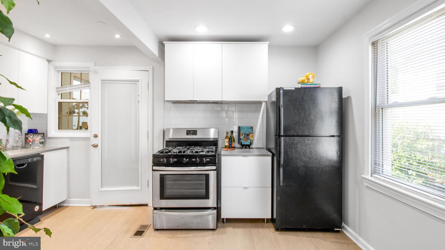 3411 24TH STREET SE, WASHINGTON, District Of Columbia 20020, 2 Bedrooms Bedrooms, ,1 BathroomBathrooms,Residential,For sale,3411 24TH STREET SE,DCDC2191566 MLS # DCDC2191566