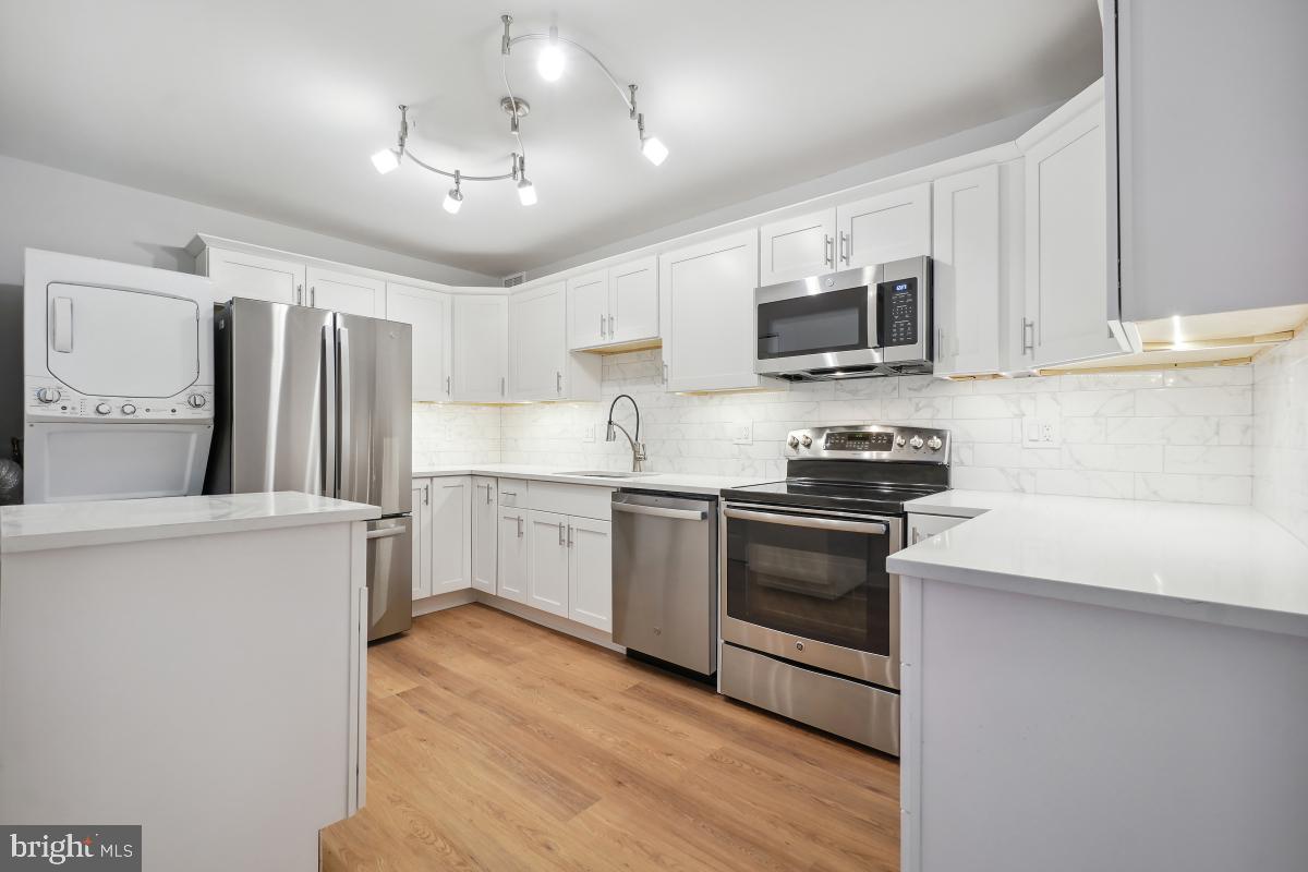 307 YOAKUM PKWY #1405, ALEXANDRIA, Virginia 22304, 2 Bedrooms Bedrooms, 7 Rooms Rooms,2 BathroomsBathrooms,Residential,For sale,307 YOAKUM PKWY #1405,VAAX2043148 MLS # VAAX2043148