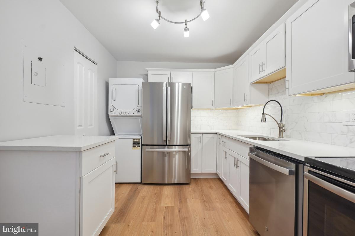 307 YOAKUM PKWY #1405, ALEXANDRIA, Virginia 22304, 2 Bedrooms Bedrooms, 7 Rooms Rooms,2 BathroomsBathrooms,Residential,For sale,307 YOAKUM PKWY #1405,VAAX2043148 MLS # VAAX2043148