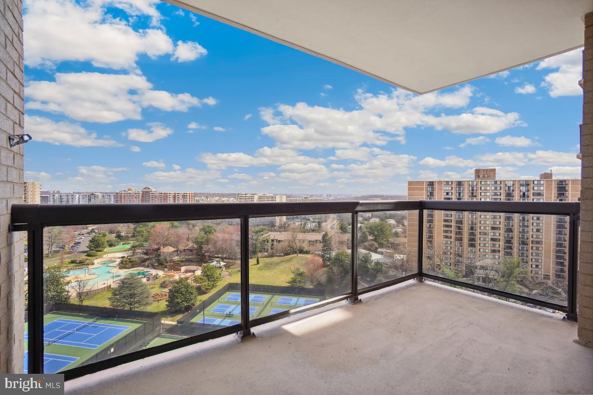 307 YOAKUM PKWY #1405, ALEXANDRIA, Virginia 22304, 2 Bedrooms Bedrooms, 7 Rooms Rooms,2 BathroomsBathrooms,Residential,For sale,307 YOAKUM PKWY #1405,VAAX2043148 MLS # VAAX2043148