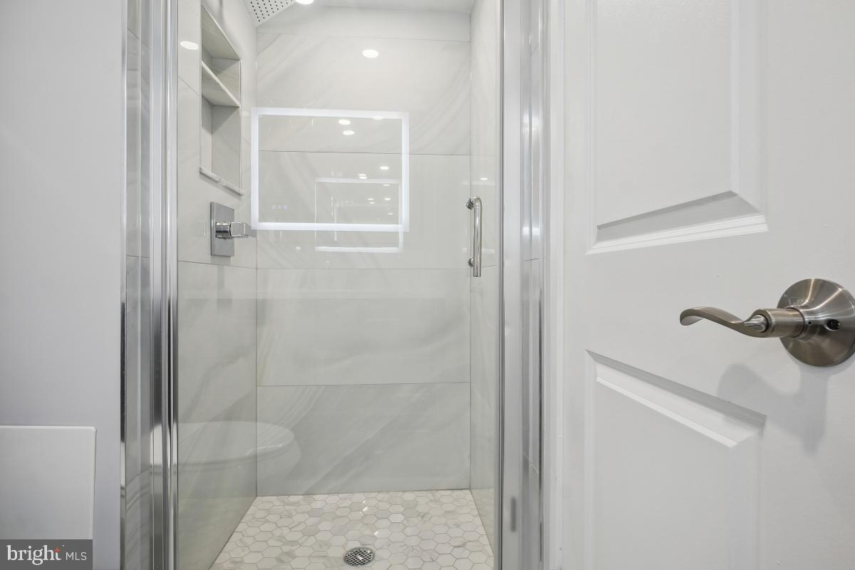 307 YOAKUM PKWY #1405, ALEXANDRIA, Virginia 22304, 2 Bedrooms Bedrooms, 7 Rooms Rooms,2 BathroomsBathrooms,Residential,For sale,307 YOAKUM PKWY #1405,VAAX2043148 MLS # VAAX2043148