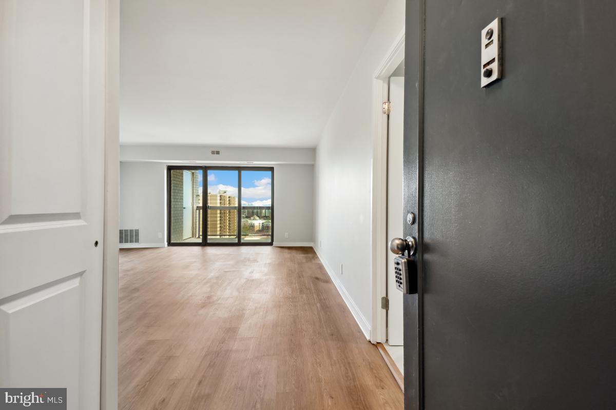 307 YOAKUM PKWY #1405, ALEXANDRIA, Virginia 22304, 2 Bedrooms Bedrooms, 7 Rooms Rooms,2 BathroomsBathrooms,Residential,For sale,307 YOAKUM PKWY #1405,VAAX2043148 MLS # VAAX2043148