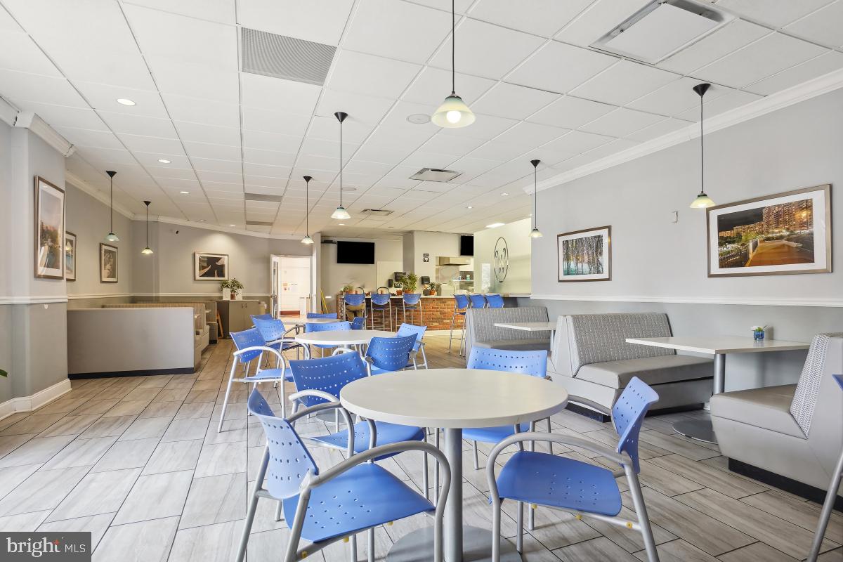 307 YOAKUM PKWY #1405, ALEXANDRIA, Virginia 22304, 2 Bedrooms Bedrooms, 7 Rooms Rooms,2 BathroomsBathrooms,Residential,For sale,307 YOAKUM PKWY #1405,VAAX2043148 MLS # VAAX2043148