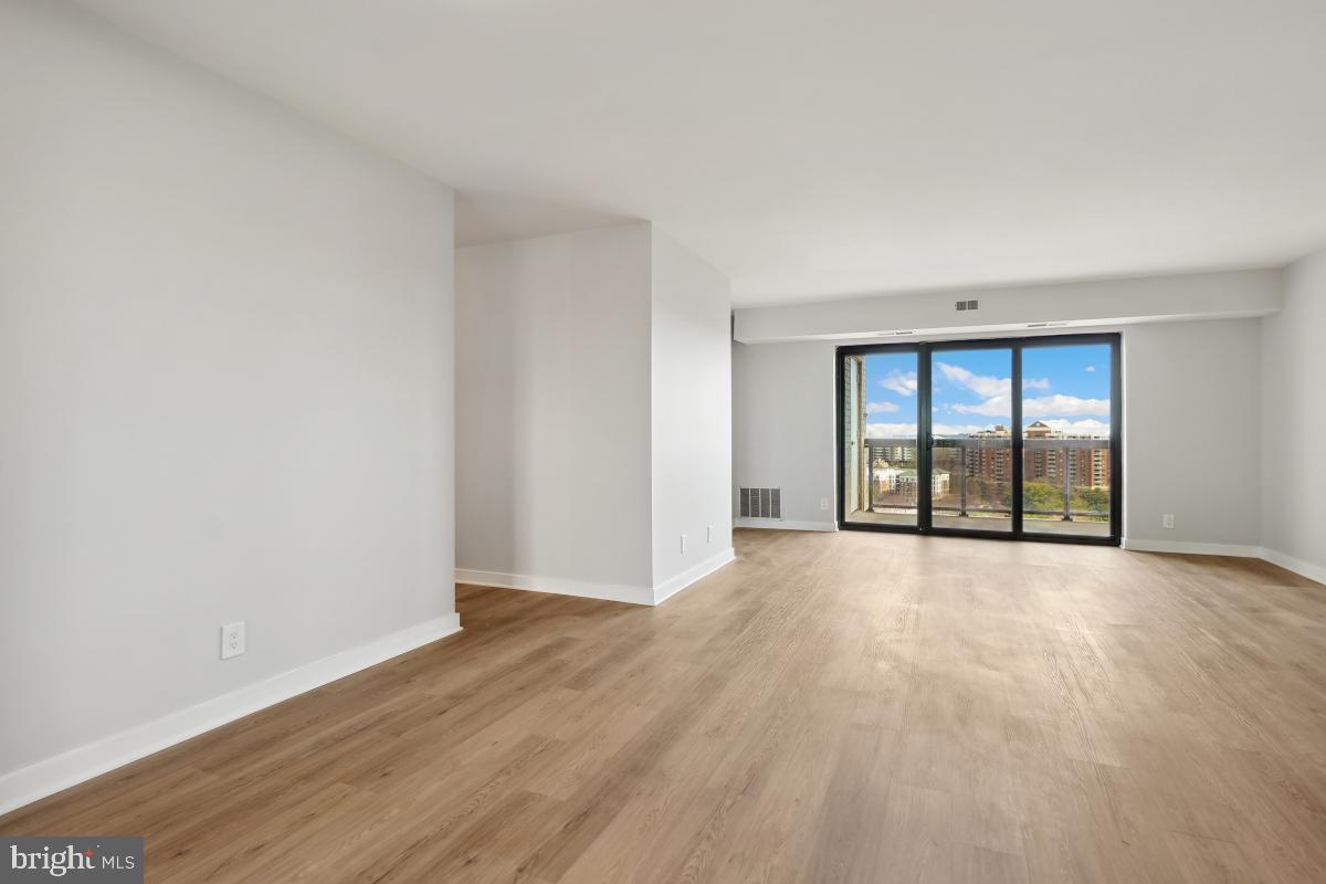 307 YOAKUM PKWY #1405, ALEXANDRIA, Virginia 22304, 2 Bedrooms Bedrooms, 7 Rooms Rooms,2 BathroomsBathrooms,Residential,For sale,307 YOAKUM PKWY #1405,VAAX2043148 MLS # VAAX2043148
