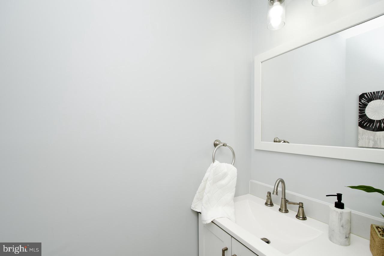 WOODBRIDGE, Virginia 22192, 3 Bedrooms Bedrooms, ,3 BathroomsBathrooms,Residential,For sale,VAPW2087610 MLS # VAPW2087610