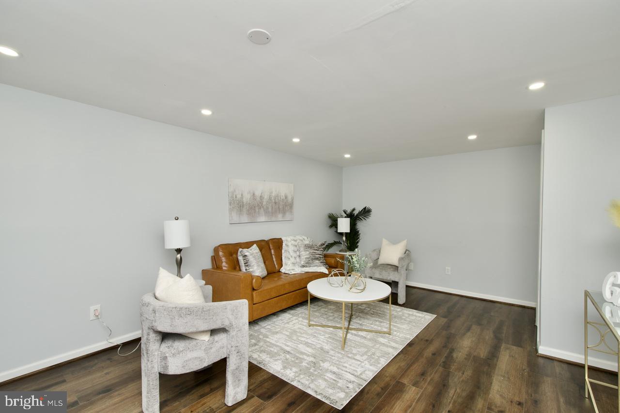 WOODBRIDGE, Virginia 22192, 3 Bedrooms Bedrooms, ,3 BathroomsBathrooms,Residential,For sale,VAPW2087610 MLS # VAPW2087610