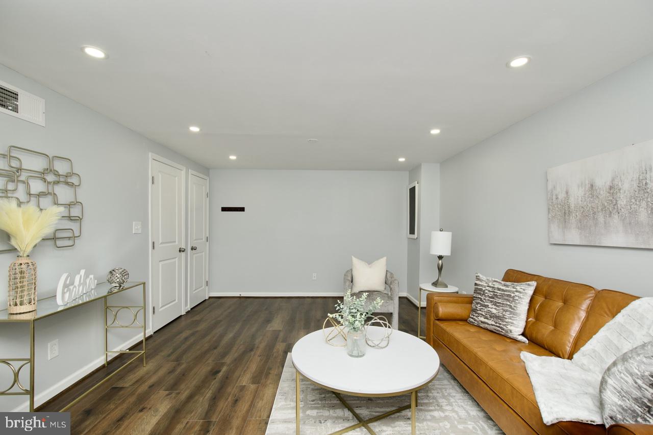 WOODBRIDGE, Virginia 22192, 3 Bedrooms Bedrooms, ,3 BathroomsBathrooms,Residential,For sale,VAPW2087610 MLS # VAPW2087610