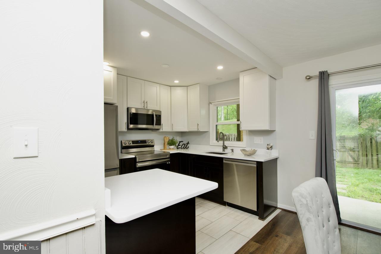 WOODBRIDGE, Virginia 22192, 3 Bedrooms Bedrooms, ,3 BathroomsBathrooms,Residential,For sale,VAPW2087610 MLS # VAPW2087610