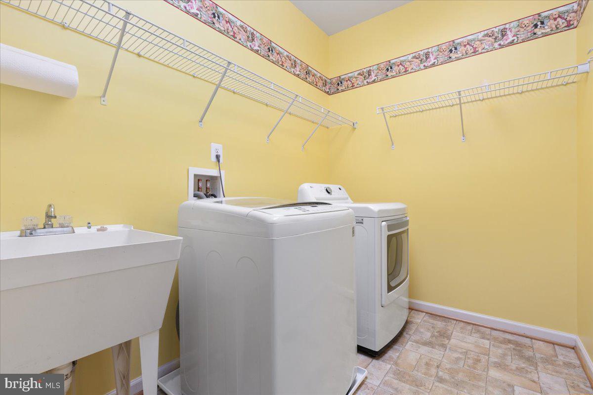 6727 STREAM VIEW LN, WARRENTON, Virginia 20187, 3 Bedrooms Bedrooms, ,3 BathroomsBathrooms,Residential,For sale,6727 STREAM VIEW LN,VAFQ2015472 MLS # VAFQ2015472