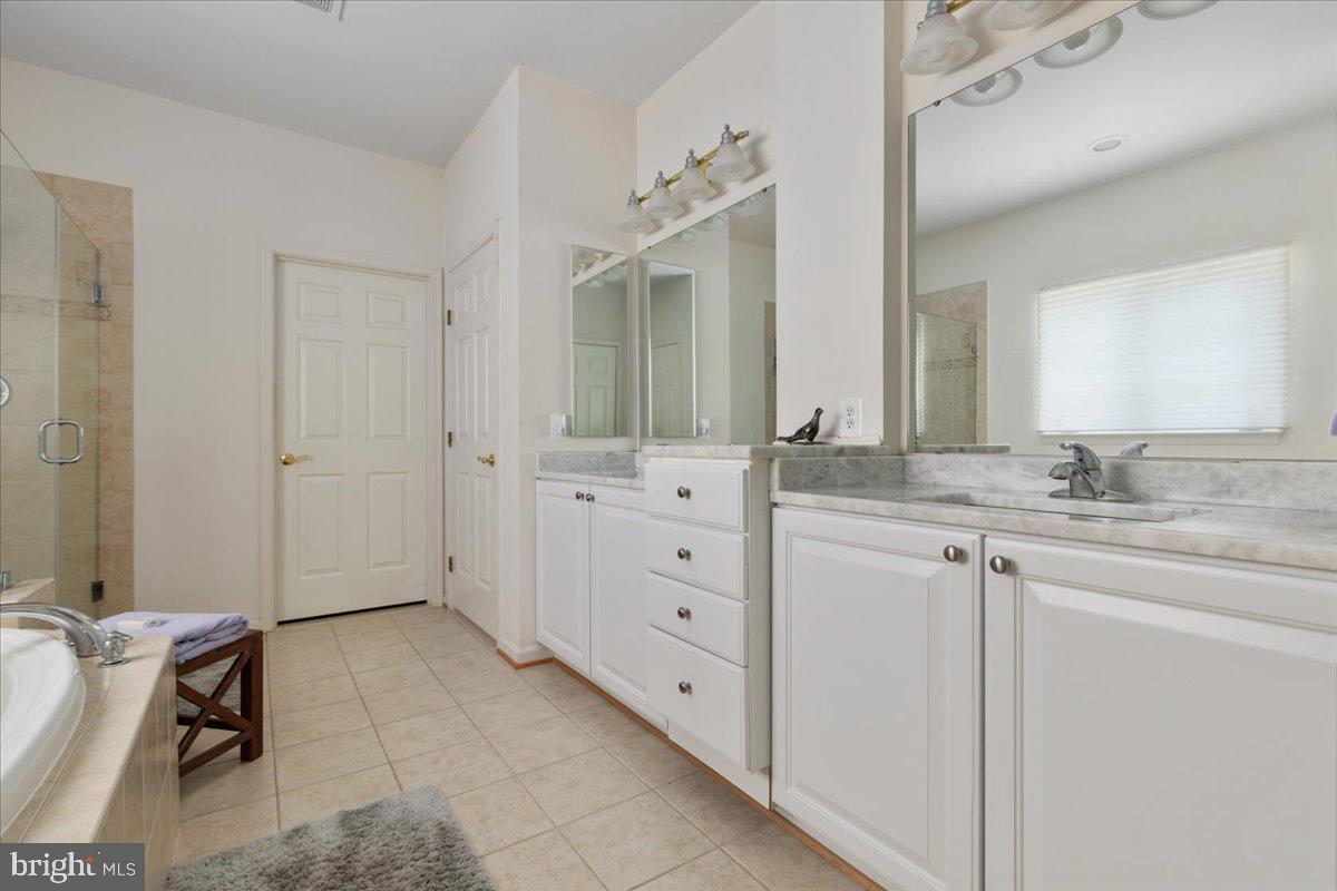 6727 STREAM VIEW LN, WARRENTON, Virginia 20187, 3 Bedrooms Bedrooms, ,3 BathroomsBathrooms,Residential,For sale,6727 STREAM VIEW LN,VAFQ2015472 MLS # VAFQ2015472