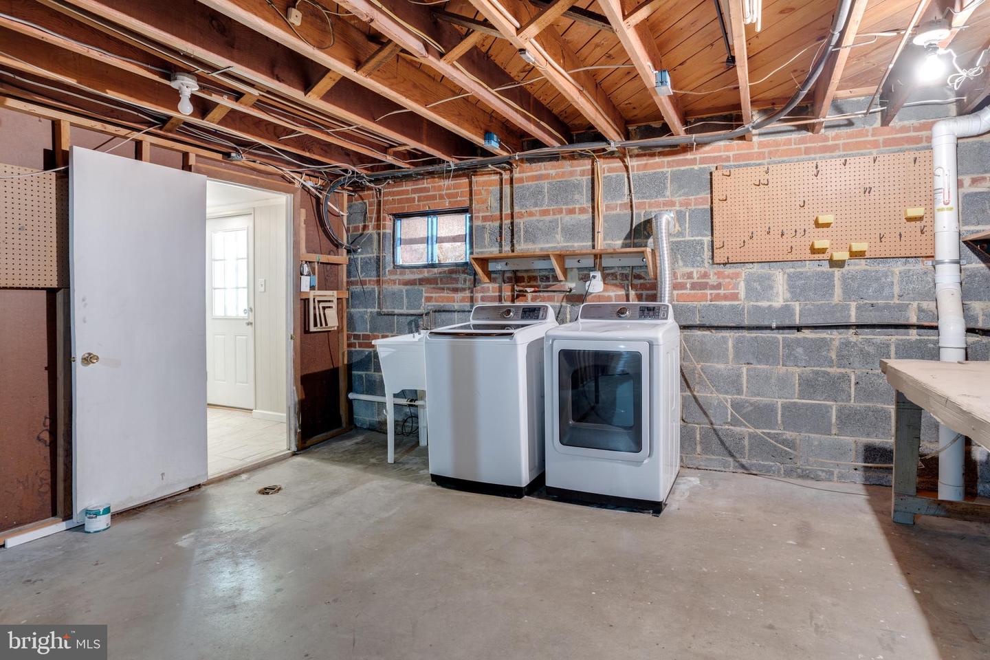 7424 NANCEMOND ST, SPRINGFIELD, Virginia 22150, 4 Bedrooms Bedrooms, ,3 BathroomsBathrooms,Residential,For sale,7424 NANCEMOND ST,VAFX2223024 MLS # VAFX2223024