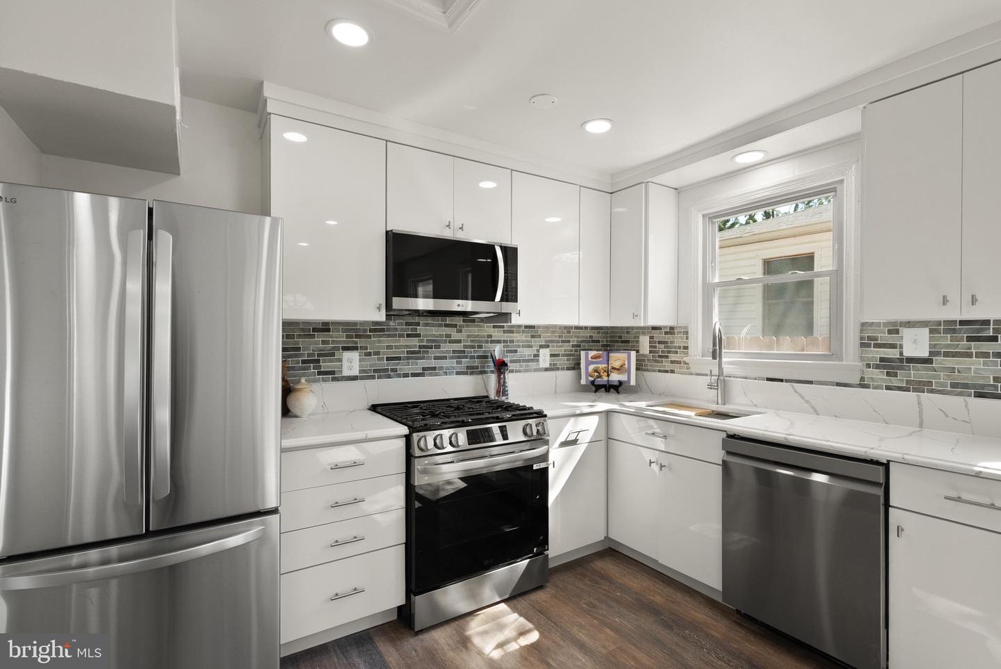 28 E REED AVE, ALEXANDRIA, Virginia 22305, 2 Bedrooms Bedrooms, ,1 BathroomBathrooms,Residential,For sale,28 E REED AVE,VAAX2042302 MLS # VAAX2042302