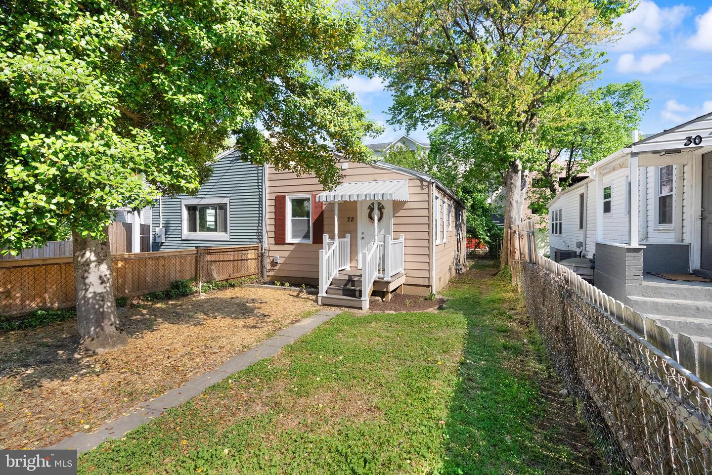 28 E REED AVE, ALEXANDRIA, Virginia 22305, 2 Bedrooms Bedrooms, ,1 BathroomBathrooms,Residential,For sale,28 E REED AVE,VAAX2042302 MLS # VAAX2042302