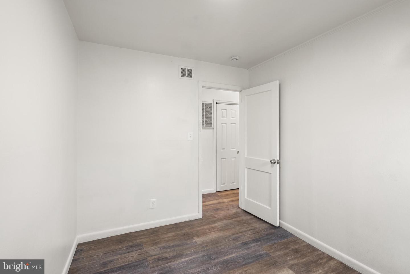 28 E REED AVE, ALEXANDRIA, Virginia 22305, 2 Bedrooms Bedrooms, ,1 BathroomBathrooms,Residential,For sale,28 E REED AVE,VAAX2042302 MLS # VAAX2042302