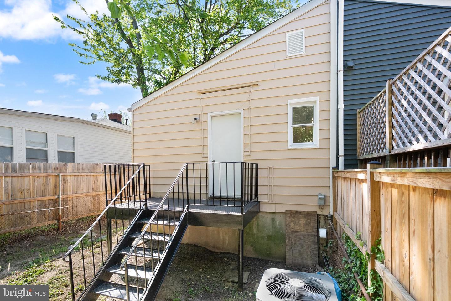 28 E REED AVE, ALEXANDRIA, Virginia 22305, 2 Bedrooms Bedrooms, ,1 BathroomBathrooms,Residential,For sale,28 E REED AVE,VAAX2042302 MLS # VAAX2042302