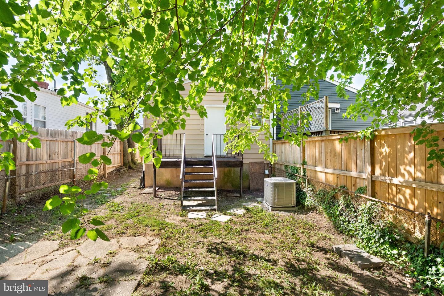 28 E REED AVE, ALEXANDRIA, Virginia 22305, 2 Bedrooms Bedrooms, ,1 BathroomBathrooms,Residential,For sale,28 E REED AVE,VAAX2042302 MLS # VAAX2042302