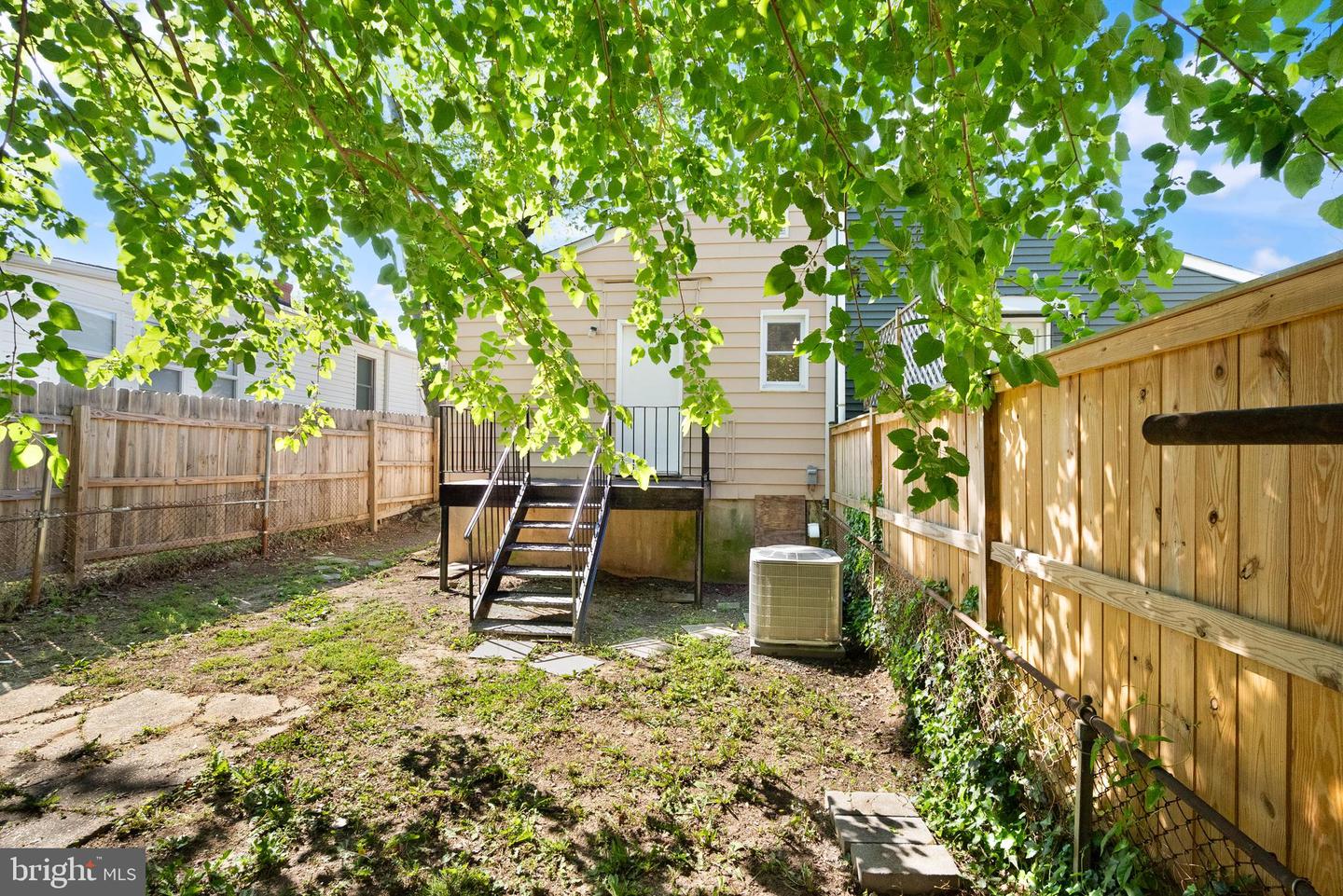 28 E REED AVE, ALEXANDRIA, Virginia 22305, 2 Bedrooms Bedrooms, ,1 BathroomBathrooms,Residential,For sale,28 E REED AVE,VAAX2042302 MLS # VAAX2042302